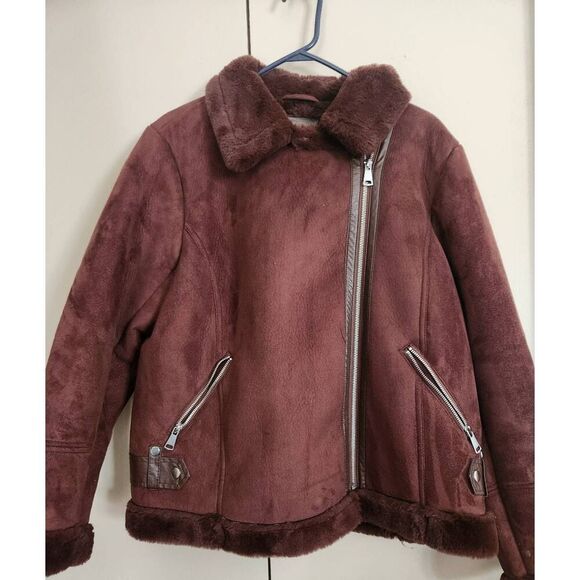 041 Maurices really nice winter coat. Soft and Furry inside - Picture 1 of 9